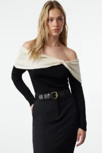 TRENDYOLMİLLA Black Carmen Collar Color Bloklu Fitted/Bodysuit hugging Knitwear Sweater