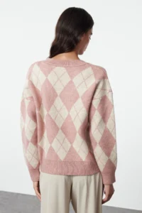 TRENDYOLMİLLA Dusty ROSE Soft textured Wide Pattern Baklava Knitwear Sweater - Image 5