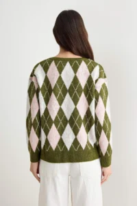 TRENDYOLMİLLA Khaki Soft textured Wide Pattern V-neck Baklava Knitwear Sweater - Image 4