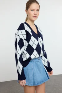 TRENDYOLMİLLA NAVY BLUE Soft textured V-neck Wide Pattern Baklava Knitwear Sweater - Image 2