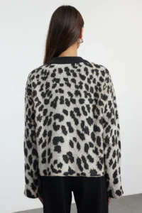 TRENDYOLMİLLA Anthracite Soft textured Leopard Patterned Knitwear Sweater - Image 5