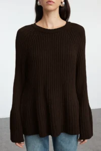 TRENDYOLMİLLA More Sustainable Brown Wide Pattern peplum Detailed Cotton Knitwear Sweater - Image 5