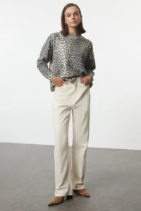 TRENDYOLMİLLA Black Leopard pattern Printed Soft textured Knitwear Sweater - Image 2