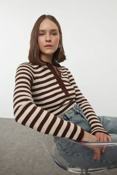 TWOAW25KZ00349-BROWN_1