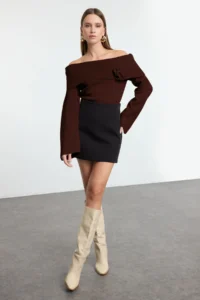 TRENDYOLMİLLA Brown ROSE Detailed Carmen Collar Knitwear Sweater