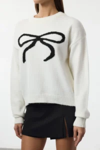 TRENDYOLMİLLA Ecru Soft textured Ribbon Patterned Knitwear Sweater - Image 4