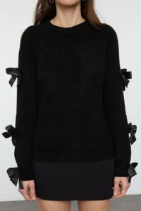 TRENDYOLMİLLA Black Sleeve Ribbon Fiyonk Detailed Knitwear Sweater - Image 3