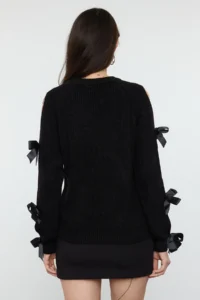 TRENDYOLMİLLA Black Sleeve Ribbon Fiyonk Detailed Knitwear Sweater - Image 5