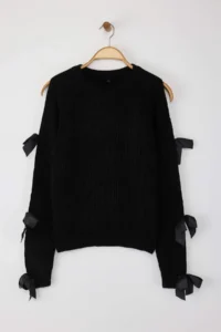 TRENDYOLMİLLA Black Sleeve Ribbon Fiyonk Detailed Knitwear Sweater - Image 6