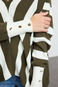 TRENDYOLMİLLA Green Deep V-neck Striped Knitwear Sweater - Image 4