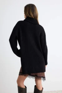 TRENDYOLMİLLA Black Turtleneck Wide Pattern Knitwear Sweater - Image 4