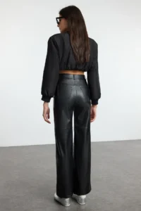 TRENDYOLMİLLA Black relaxed/Rahat Straight/Pipe Both Sewing Detailed Knitting Leather Pants - Image 5