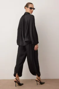 TRENDYOLMİLLA Black Satin Balloon Pattern Pants Jacket Weaving Bottom - Top Set - Image 4
