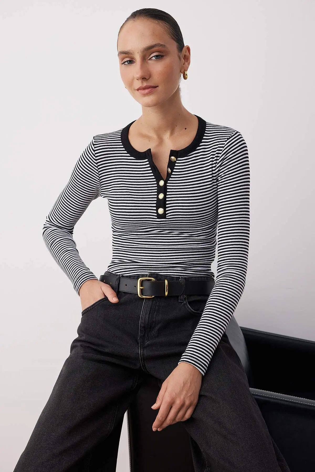 TWOAW26BZ00063-BLACK-1_1