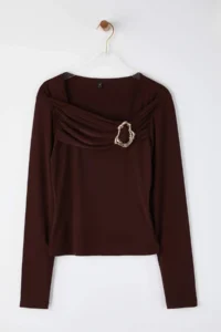 TRENDYOLMİLLA Brown Accessory and Cut Out Detailed Flexible Knitting Blouse - Image 5