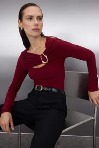 TRENDYOLMİLLA Burgundy Accessory and Cut Out Detailed Flexible Knitting Blouse - Image 2
