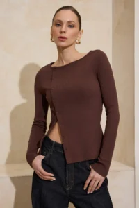 TRENDYOLMİLLA Brown buttoned Crew Neck Fitted Ribbed Flexible Knitting Blouse - Image 2