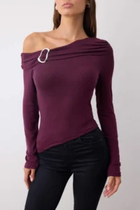 TRENDYOLMİLLA Plum Asymmetric Collar Accessory Detailed Fitted Light Omuzlu Knitting Blouse - Image 3