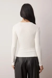TRENDYOLMİLLA Ecru Cut Out Detailed Soft Touch Flexible Knitting Blouse - Image 4