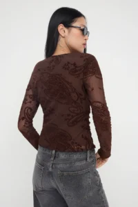 TRENDYOLMİLLA Brown Fitted Printed Tulle Long Sleeve Boat Neck Knitting Blouse - Image 4