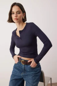 TRENDYOLMİLLA NAVY BLUE Soft Touch Half Patch buttoned Flexible Knitting Blouse - Image 2