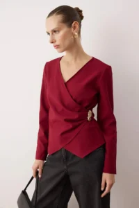 TRENDYOLMİLLA Burgundy Double breasted Hair Clip Detailed Weaving Blouse