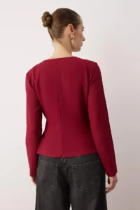 TRENDYOLMİLLA Burgundy Double breasted Hair Clip Detailed Weaving Blouse - Image 4