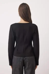 TRENDYOLMİLLA Black V-neck Zippered Reguler/Normal Cut Knitting Blouse - Image 4