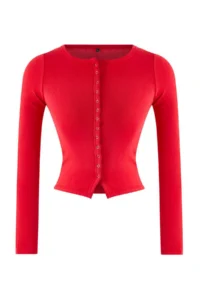 TRENDYOLMİLLA Red Front Full snaps Fitted/Body-Sitting Knitting Blouse - Image 5