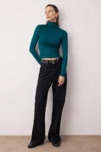 TRENDYOLMİLLA Emerald Green Transparan High Neck Flexible Normal Size Knitting Blouse - Image 2