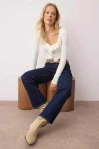 TRENDYOLMİLLA Ecru Frilly Fitted Knitting Blouse - Image 2