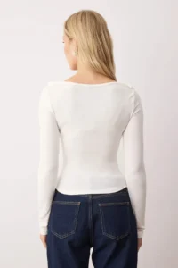 TRENDYOLMİLLA Ecru Frilly Fitted Knitting Blouse - Image 4