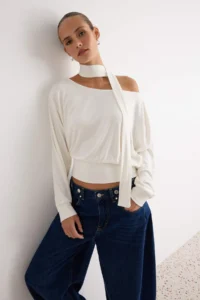 TRENDYOLMİLLA Ecru Light Omuzlu Shawl Accessory Detailed Regular/Normal Pattern Knitting Blouse