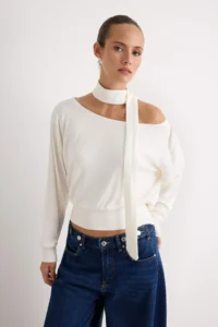TRENDYOLMİLLA Ecru Light Omuzlu Shawl Accessory Detailed Regular/Normal Pattern Knitting Blouse - Image 2