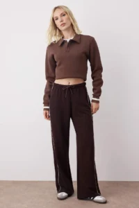 TRENDYOLMİLLA Brown Wide Leg/Wide Cut Biye Detailed Knitting Sweatpants - Image 3