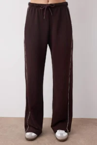 TRENDYOLMİLLA Brown Wide Leg/Wide Cut Biye Detailed Knitting Sweatpants - Image 4