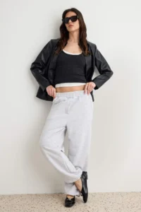TRENDYOLMİLLA Gray Melange Elastic Waist Basic Jogger Kordonlu Knitting Sweatpants - Image 2