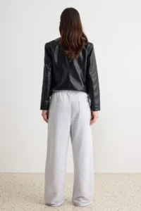 TRENDYOLMİLLA Gray Melange Elastic Waist Basic Jogger Kordonlu Knitting Sweatpants - Image 6