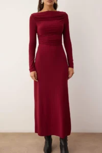 TRENDYOLMİLLA Burgundy Plain Shirring Detailed Asymmetric Skirt End Detailed Boat Neck Flexible Midi Knitting Dress - Image 3