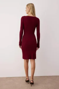 TRENDYOLMİLLA Burgundy V-neck Plain Short / Mini V-neck bodycone Knit Dress - Image 4
