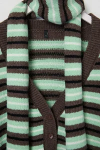 TRENDYOLMİLLA Brown Shawl Detailed Soft textured Oversized V-neck Knitwear Cardigan - Image 7