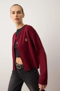 TRENDYOLMİLLA Burgundy Crew Neck Teddy Bear Embroidered Knitwear Cardigan - Image 2