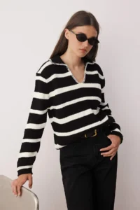 TRENDYOLMİLLA Black Cotton Blended Wide Pattern Knitwear Sweater