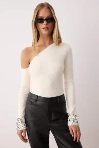 TRENDYOLMİLLA Ecru Premium Thread/Special Thread Asymmetric Collar Sleeve Tip sequined Knitwear Sweater - Image 2