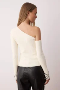 TRENDYOLMİLLA Ecru Premium Thread/Special Thread Asymmetric Collar Sleeve Tip sequined Knitwear Sweater - Image 4