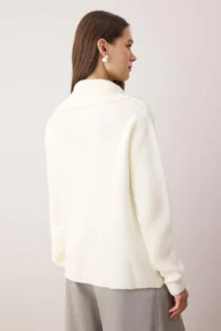 TRENDYOLMİLLA Ecru Soft textured Rocky Collar Detailed Knitwear Sweater - Image 4