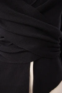 TRENDYOLMİLLA Black Premium Thread/Special Thread Fitted/Fitted Tops Drape Knitwear Sweater - Image 3