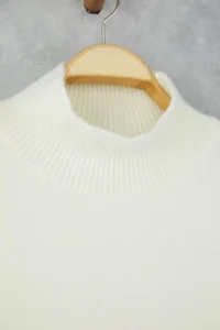 TRENDYOLMİLLA Wardrobe Essentials Ecru Wool Blended Wide Pattern Soft textured Knitwear Sweater | - Image 7