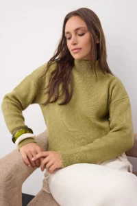 TRENDYOLMİLLA Wardrobe Essentials Oil Green Wool Blended Wide Pattern Soft textured Knitwear Sweater |