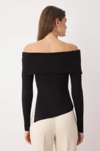 TRENDYOLMİLLA Black Premium Thread/Special Thread Carmen Collar Knitwear Sweater - Image 4